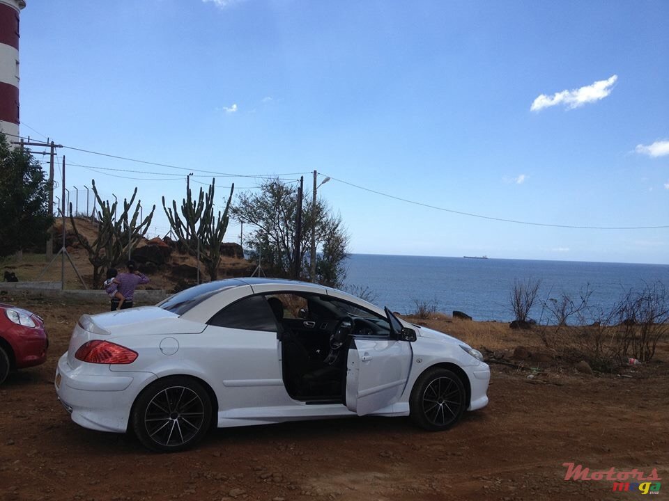 2008' Peugeot 307 photo #2