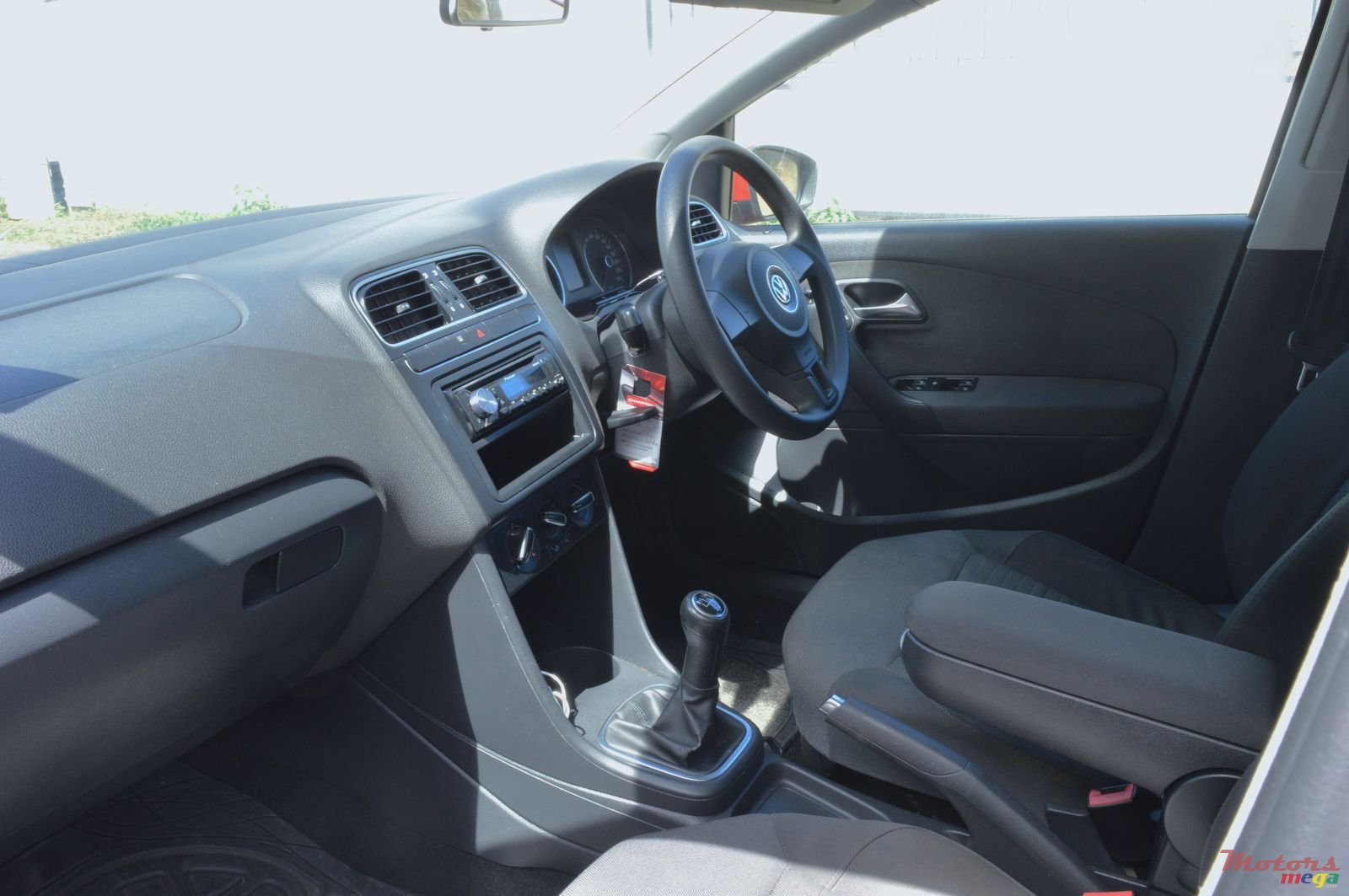 2012' Volkswagen Polo photo #3