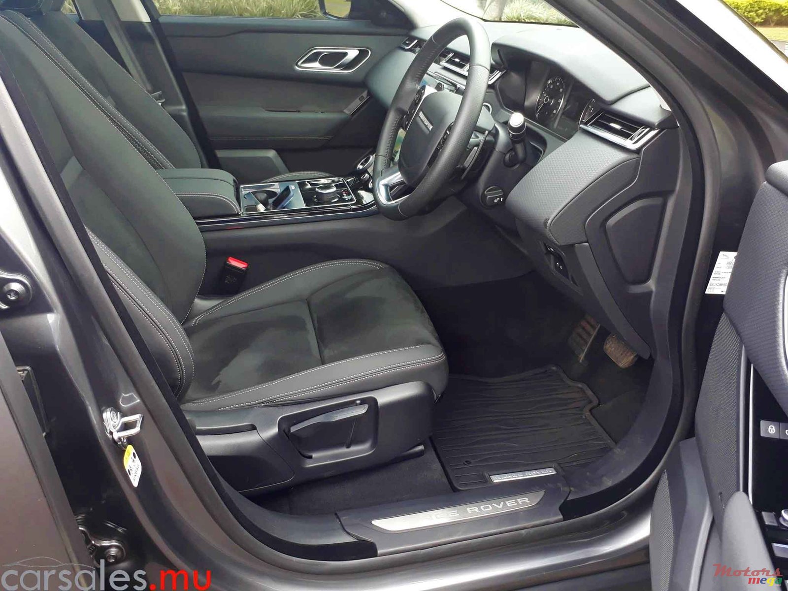 2019' Land Rover Range Rover Velar P250 photo #5