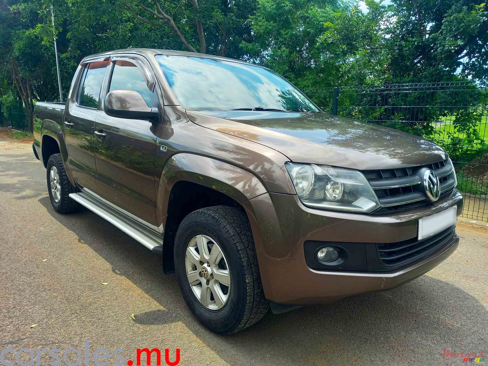 2013' Volkswagen Amarok 2.0 TDI 4x4 photo #2