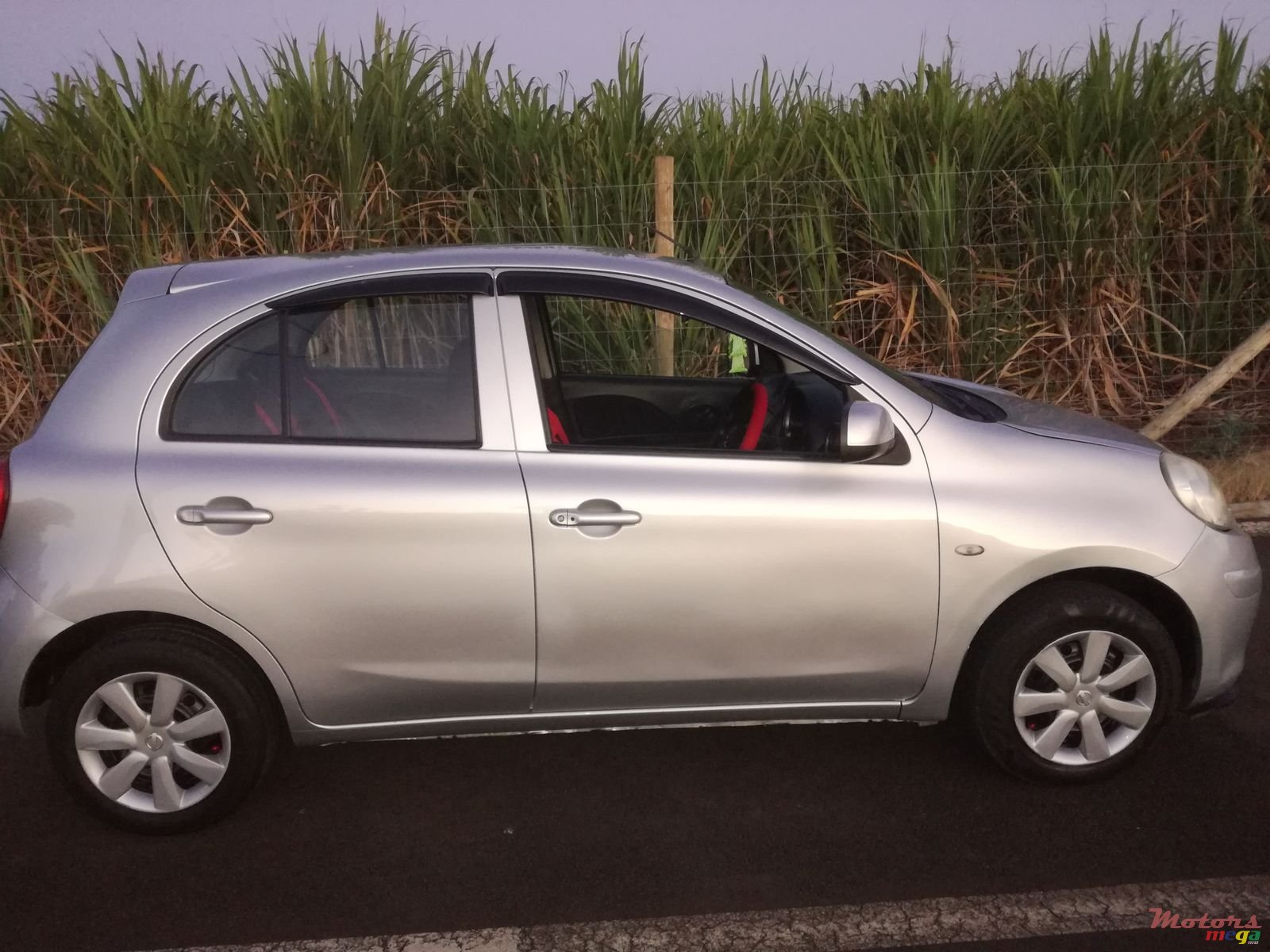 2011' Nissan March photo #6