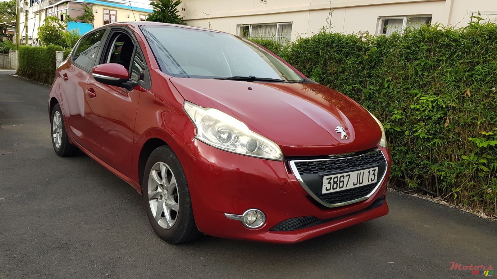 2013' Peugeot 208 1.2 manual photo #1