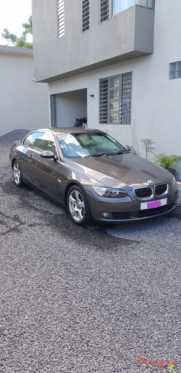 2010' BMW 325 325i photo #2