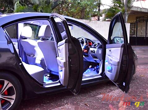 2004' Mazda Axela Sport photo #3