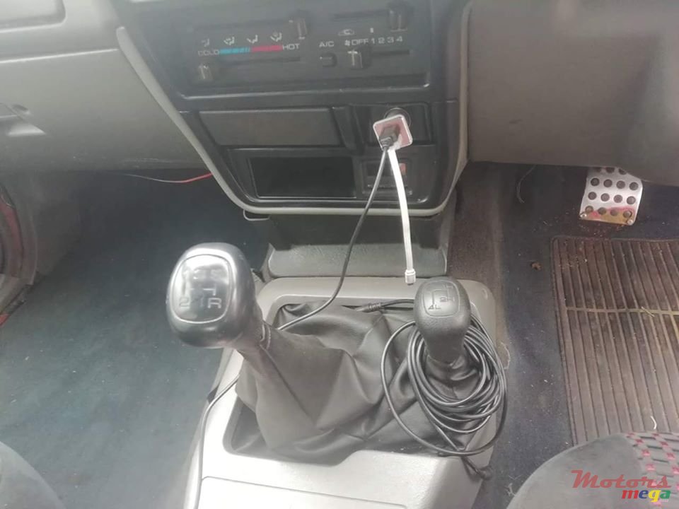 1998' Isuzu KB Series KB280DtLx photo #5