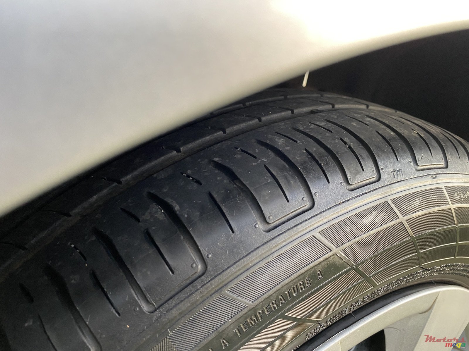 2004' Mazda 2 photo #7