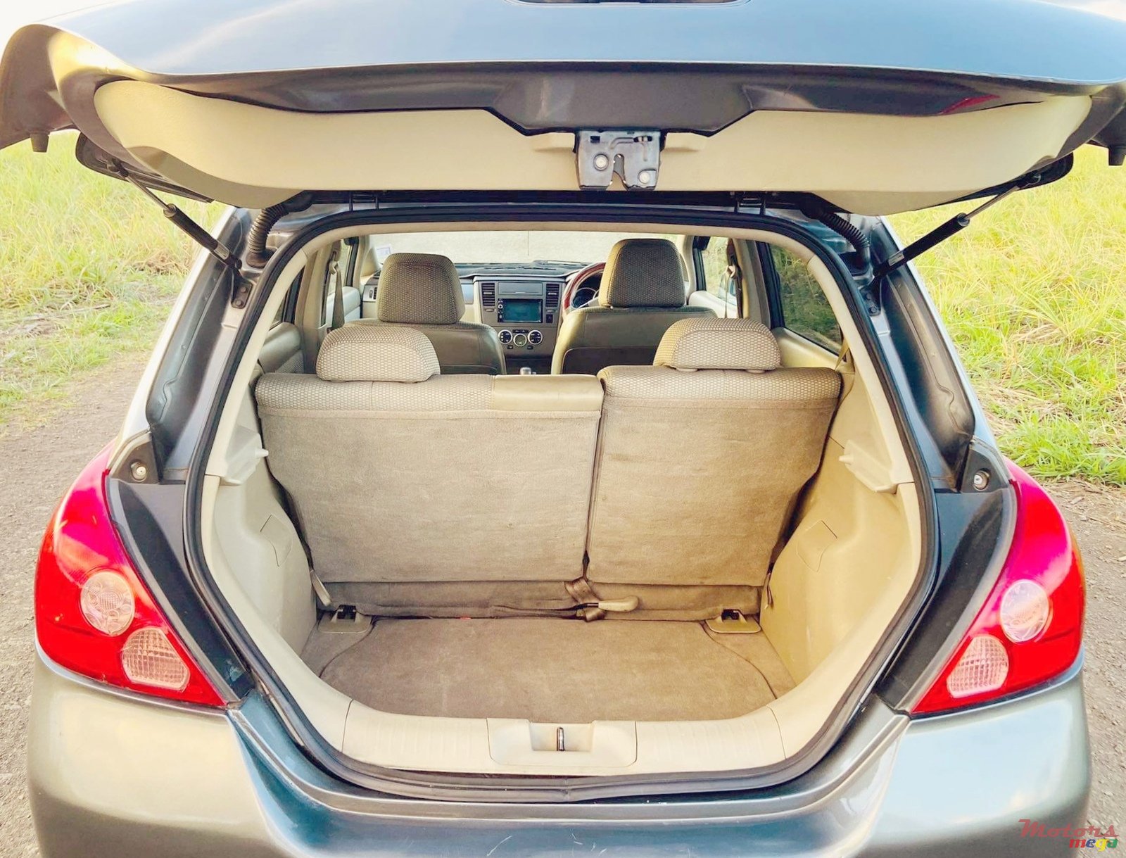 2006' Nissan Tiida photo #5