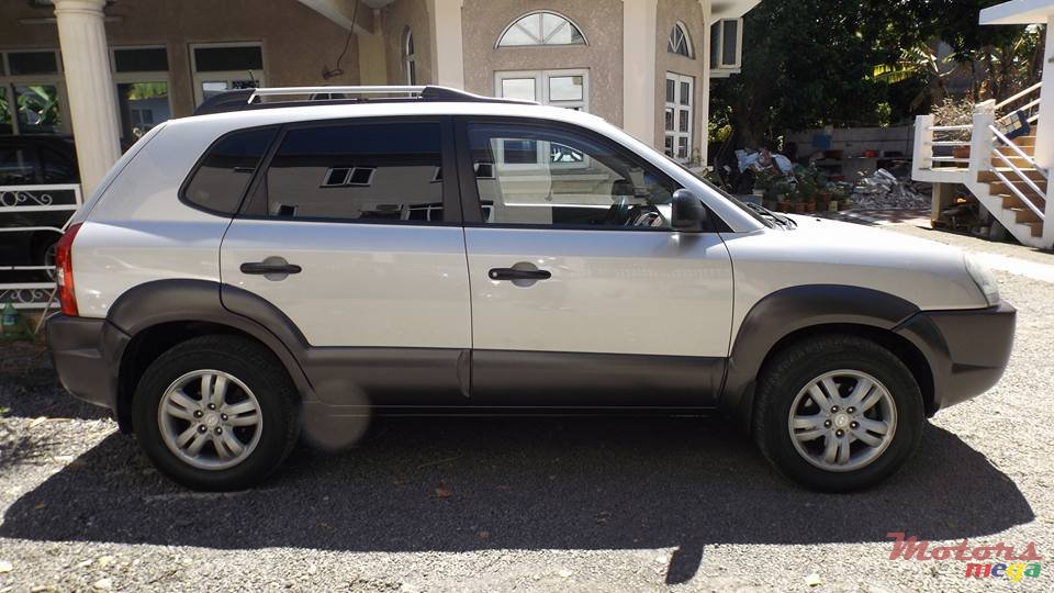 2006' Hyundai Tucson photo #3