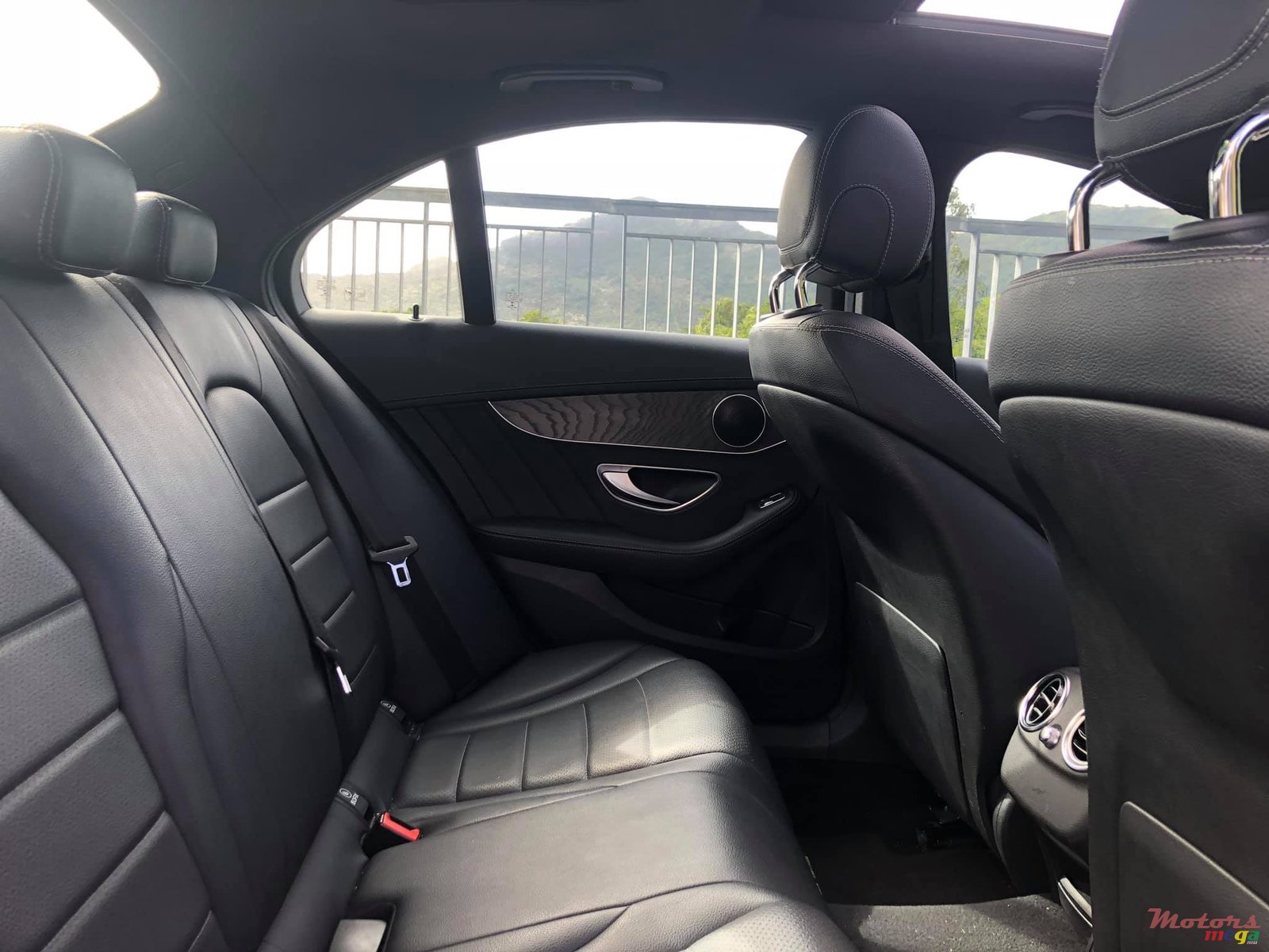 2014' Mercedes-Benz C-Class photo #4