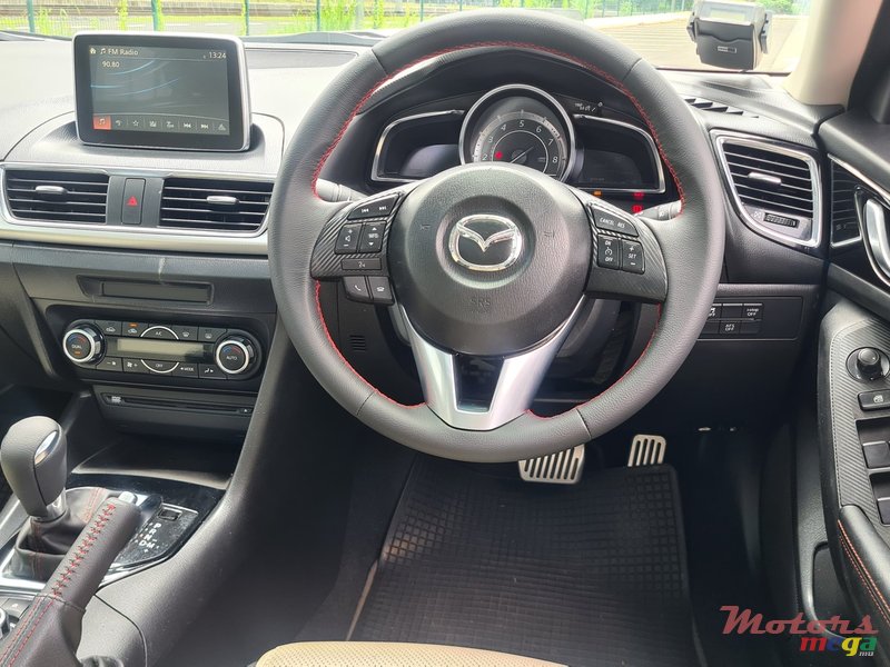 2015' Mazda 3 Skyactive photo #5