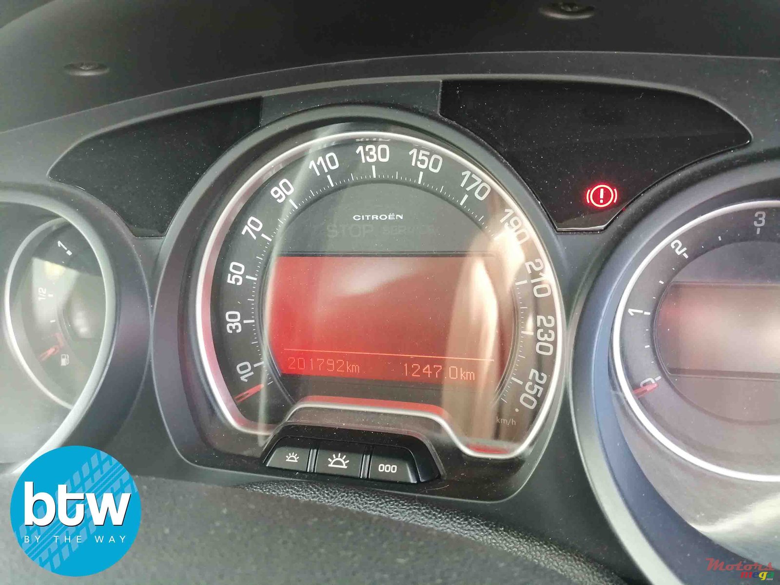 2010' Citroen C5 photo #7