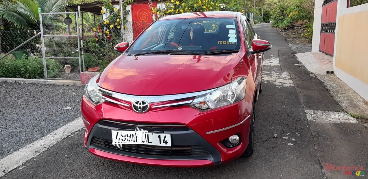 2014' Toyota Yaris photo #1