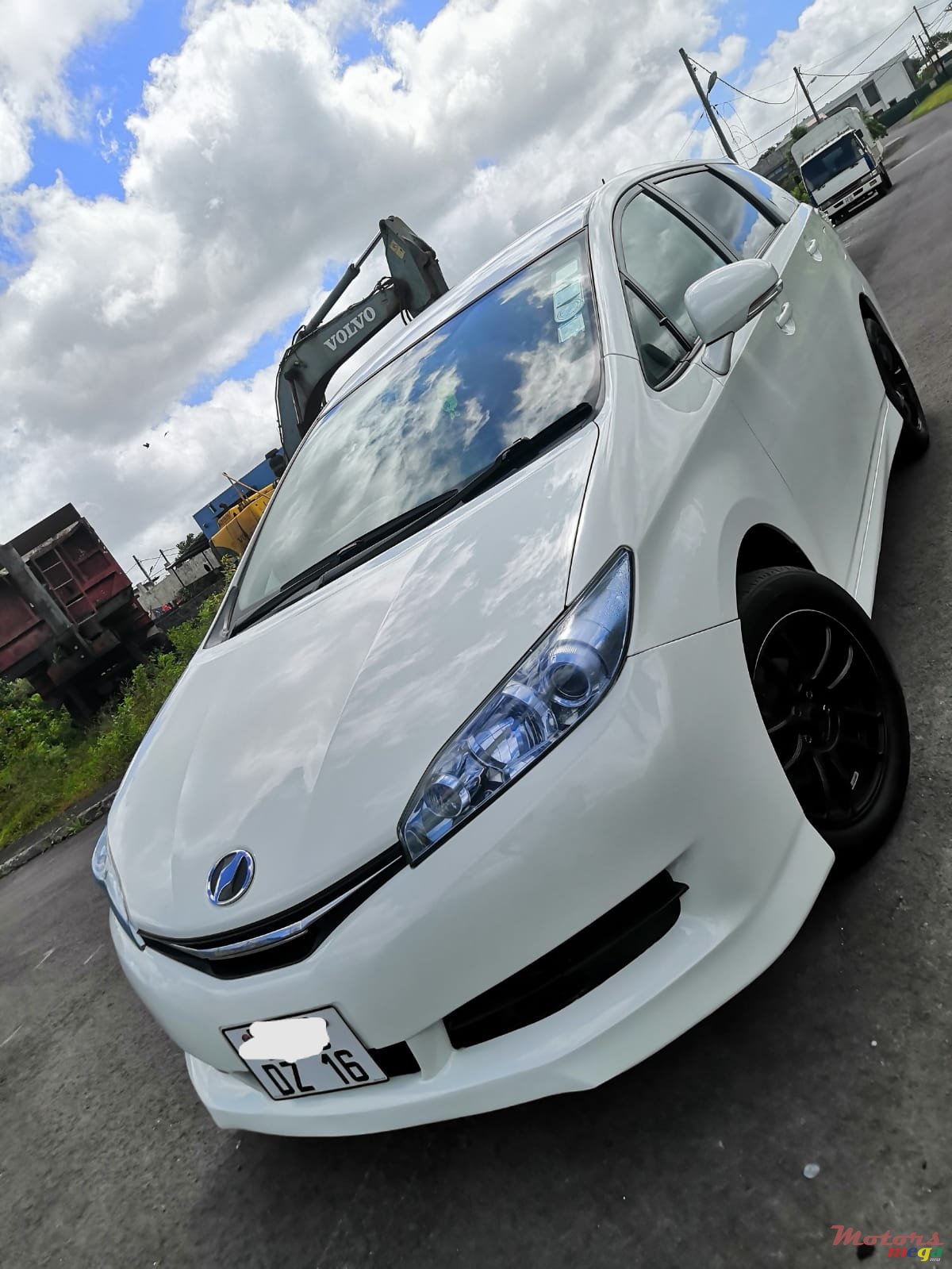 2016' Toyota Wish Japan photo #1