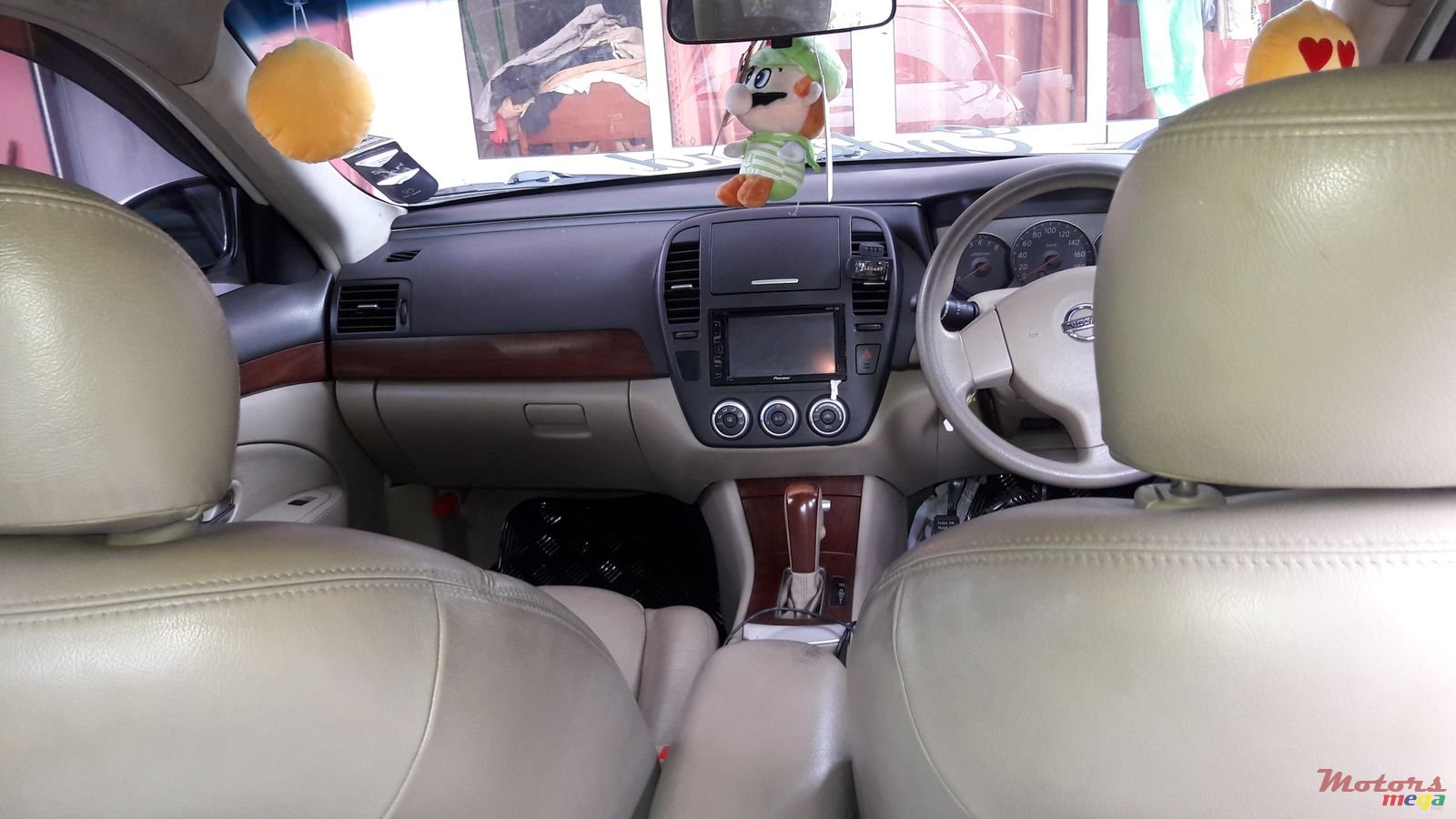 2009' Nissan Bluebird photo #2