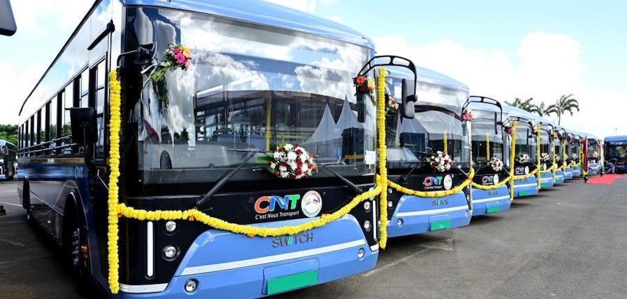 Bus électriques : 90 véhicules déjà en service, déploiement complet prévu d’ici juin 2026