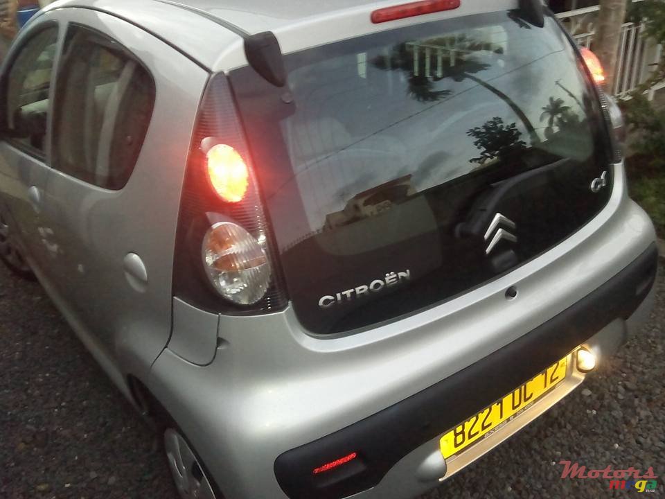 2012' Citroen C1 photo #3
