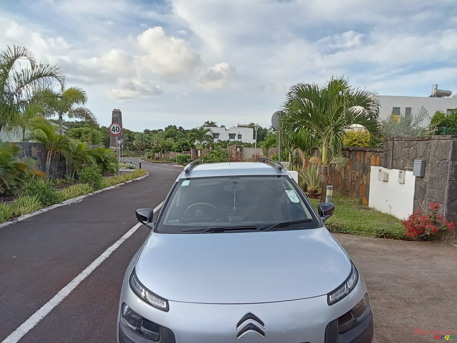 2017' Citroen C4 Cactus photo #1