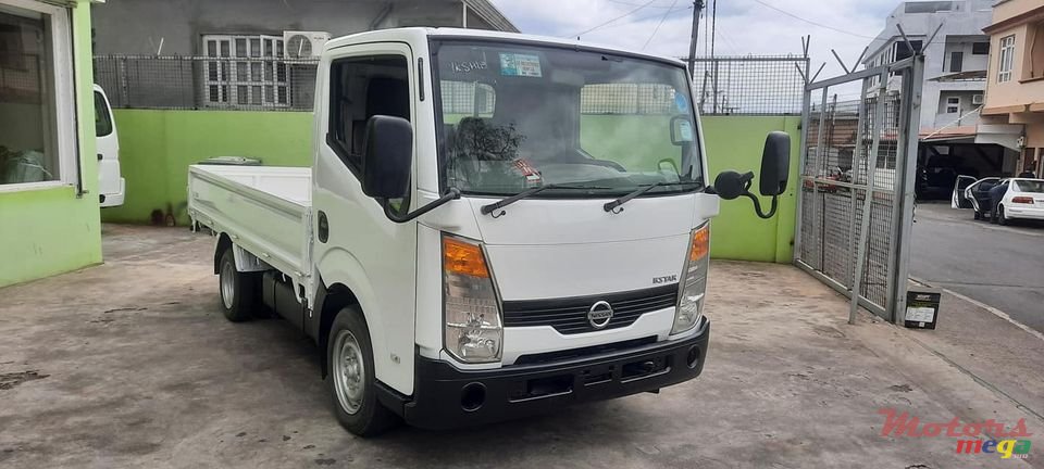 2014' Nissan Cabstar photo #1