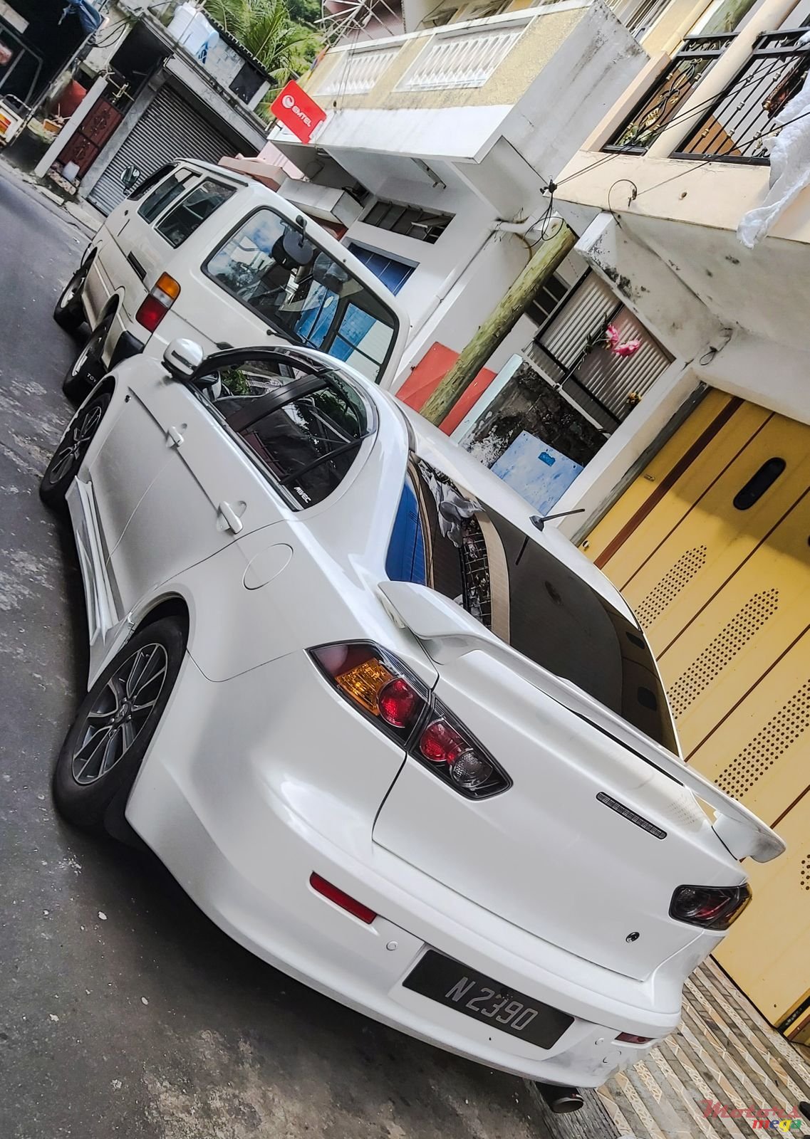 2016' Mitsubishi Lancer photo #1