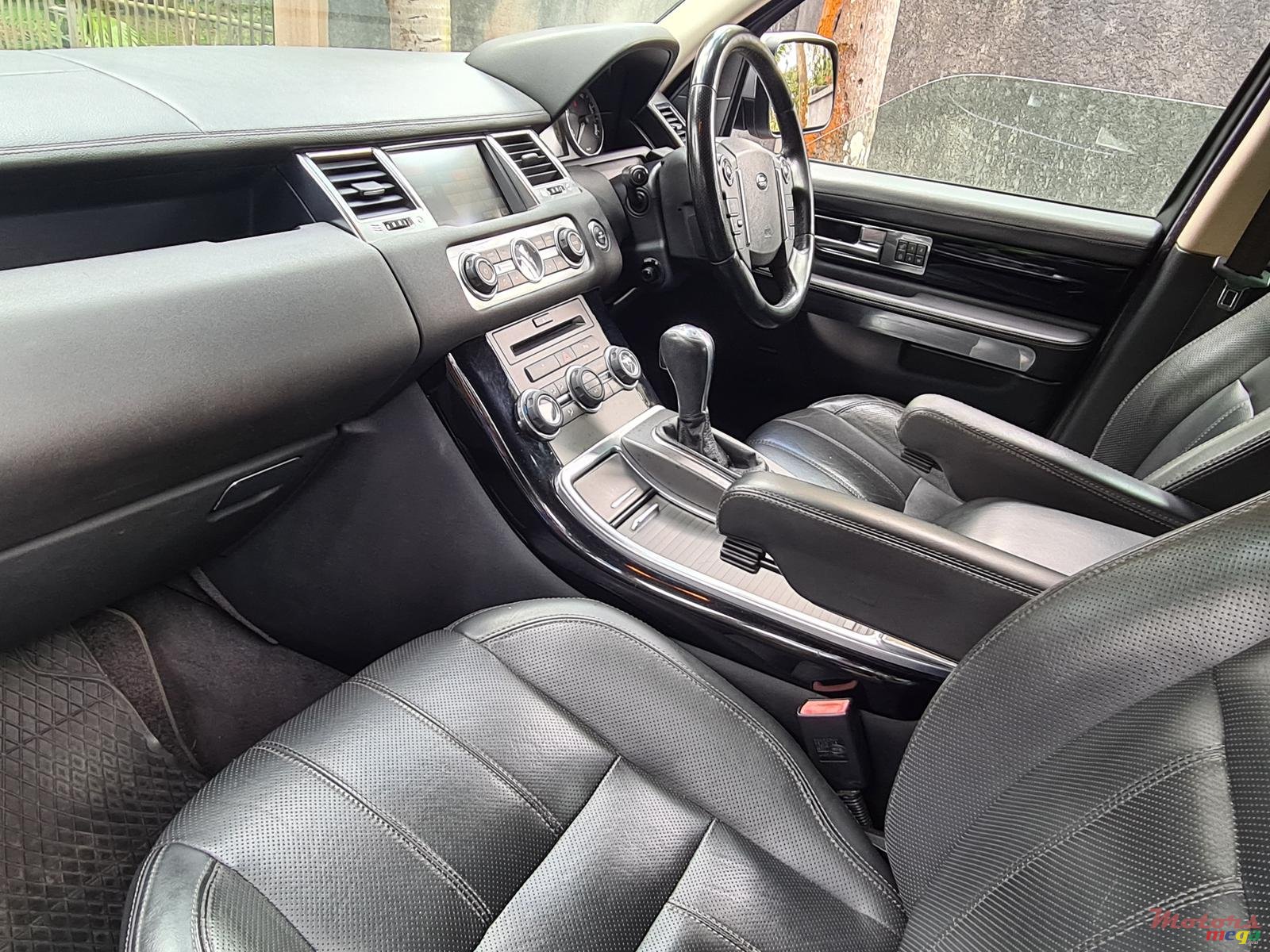 2011' Land Rover Range Rover Sport Automatic 87 000km photo #5