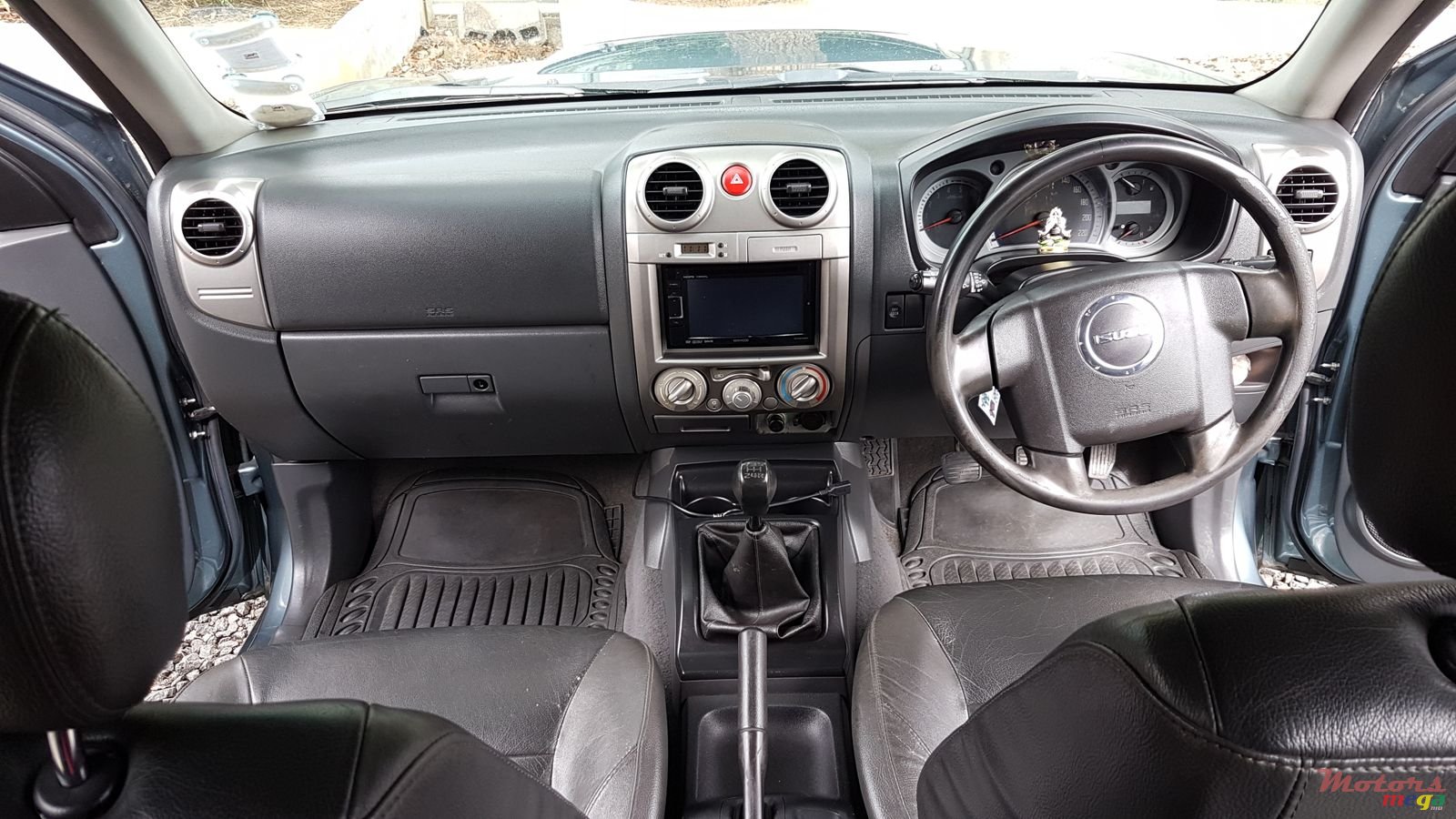 2010' Isuzu KB Series KB300 LX D-TEQ 4×2 photo #5