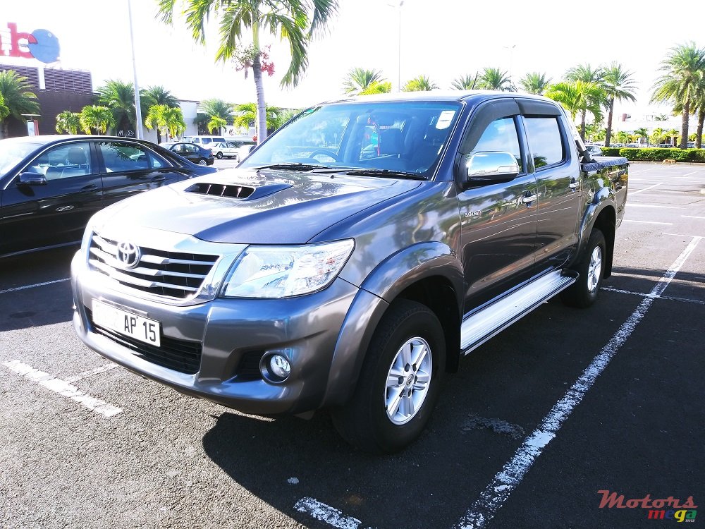 2015' Toyota Hilux 4x4 3.0turbo intercooler photo #2