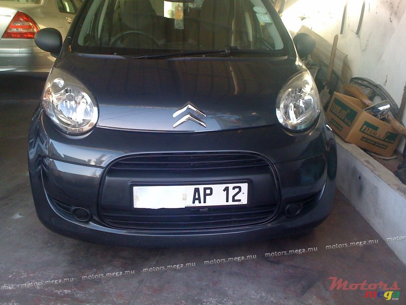 2012' Citroen c1 attraction photo #1