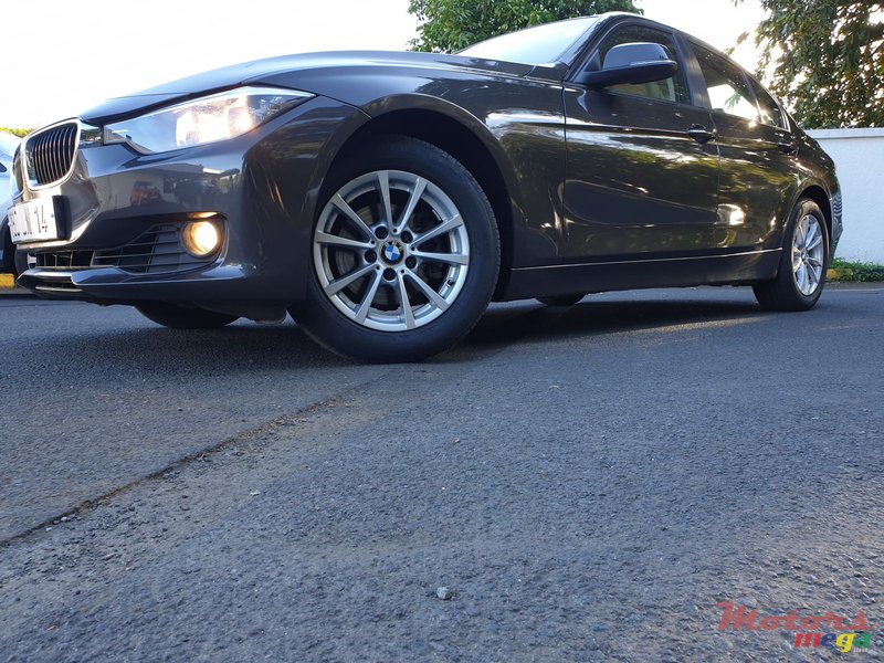 2014' BMW 3 Series Sedan photo #1