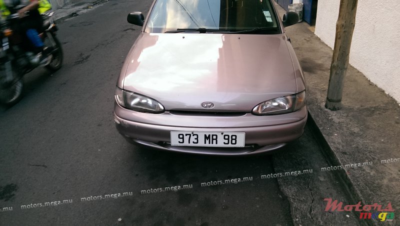 1998' Hyundai Accent photo #1