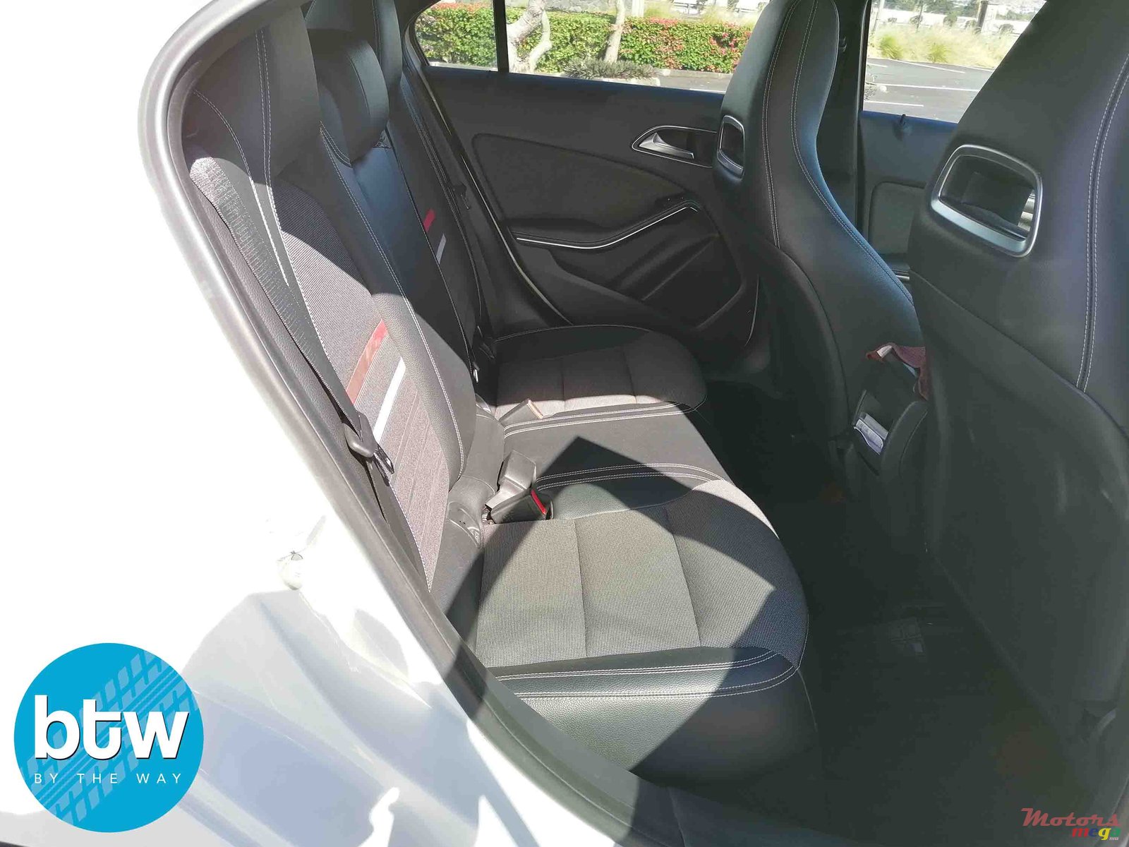 2015' Mercedes-Benz A-Class A200 - 156hp photo #4