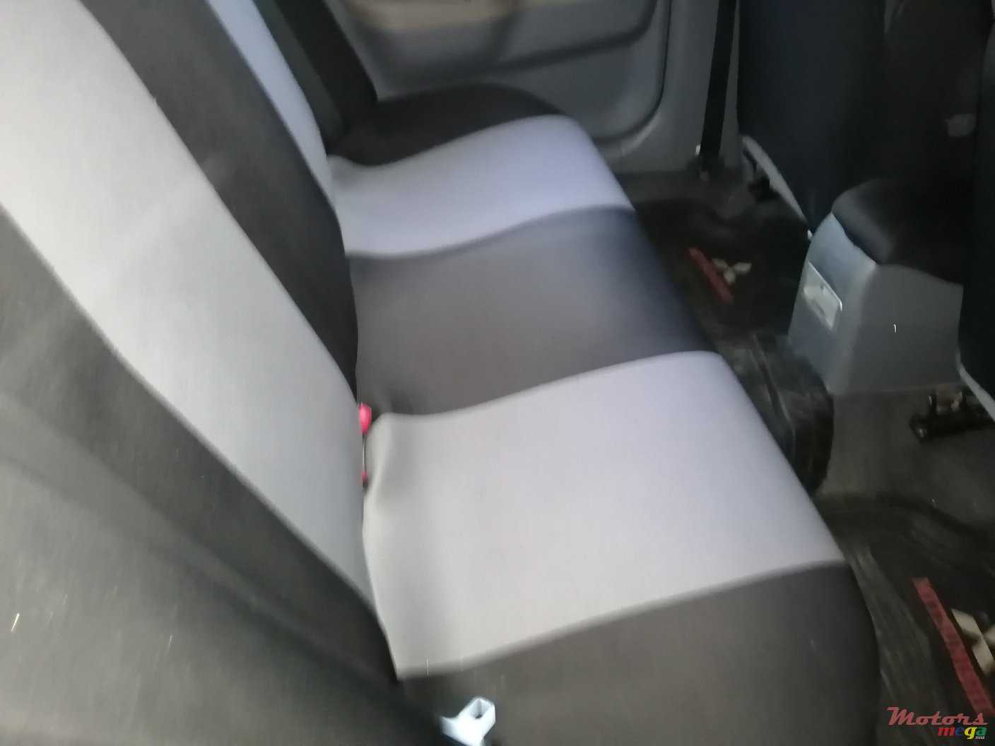 2008' Mitsubishi Lancer photo #3