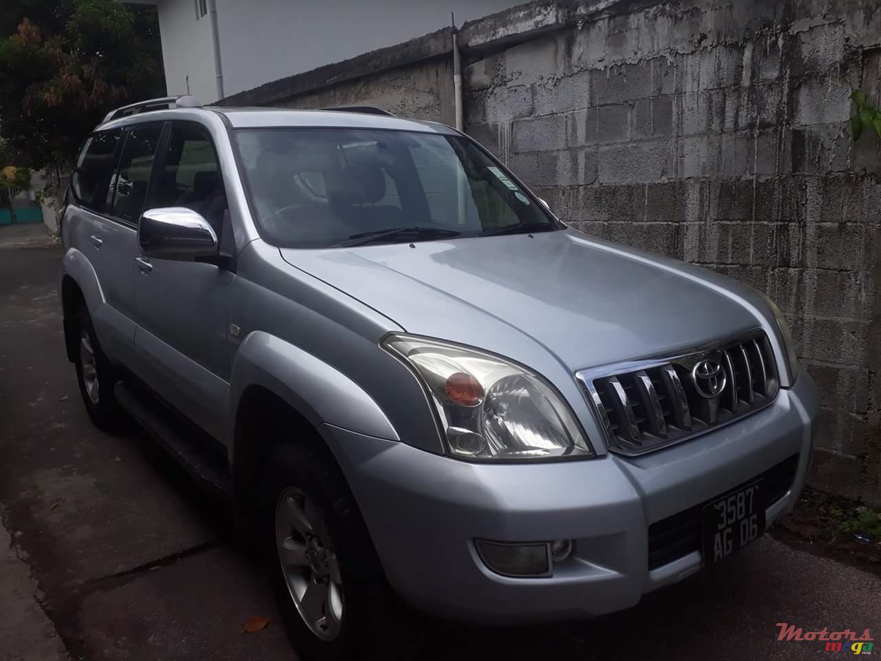 2006' Toyota Land Cruiser Prado photo #1