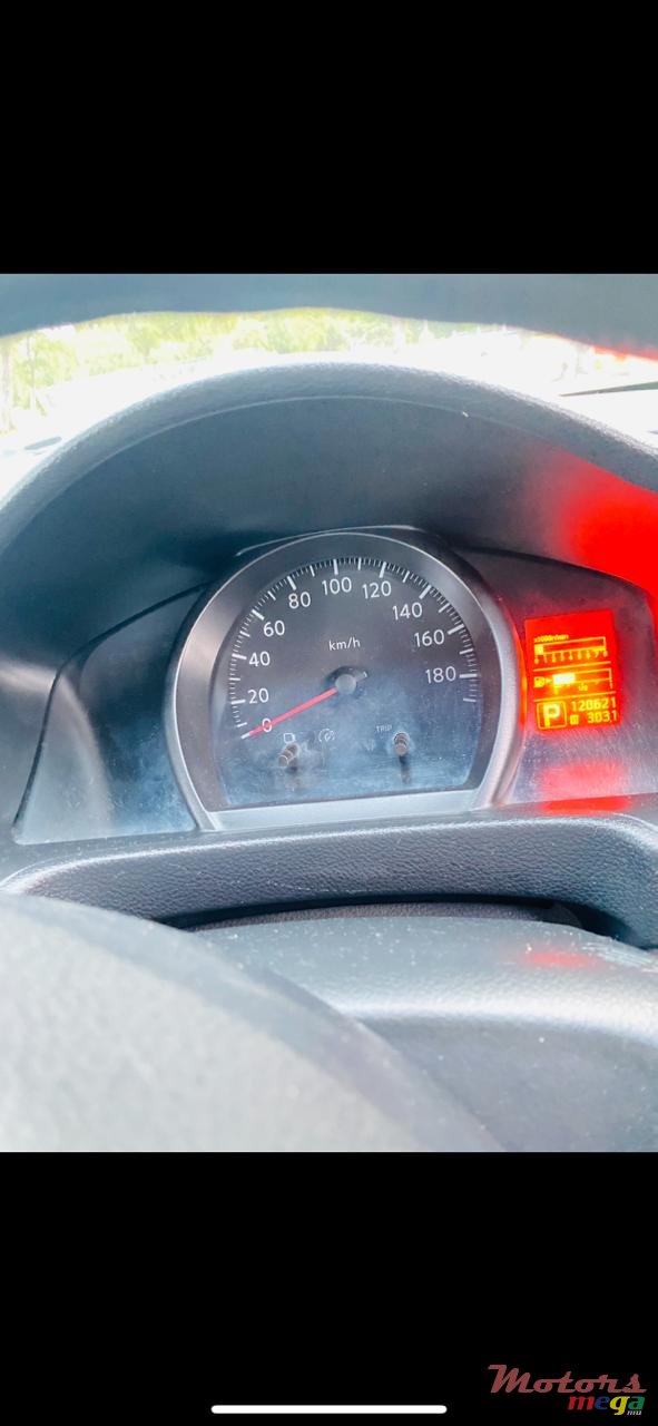 2012' Nissan NV200 photo #6