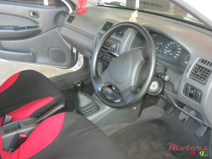 1998' Mazda 323 photo #1