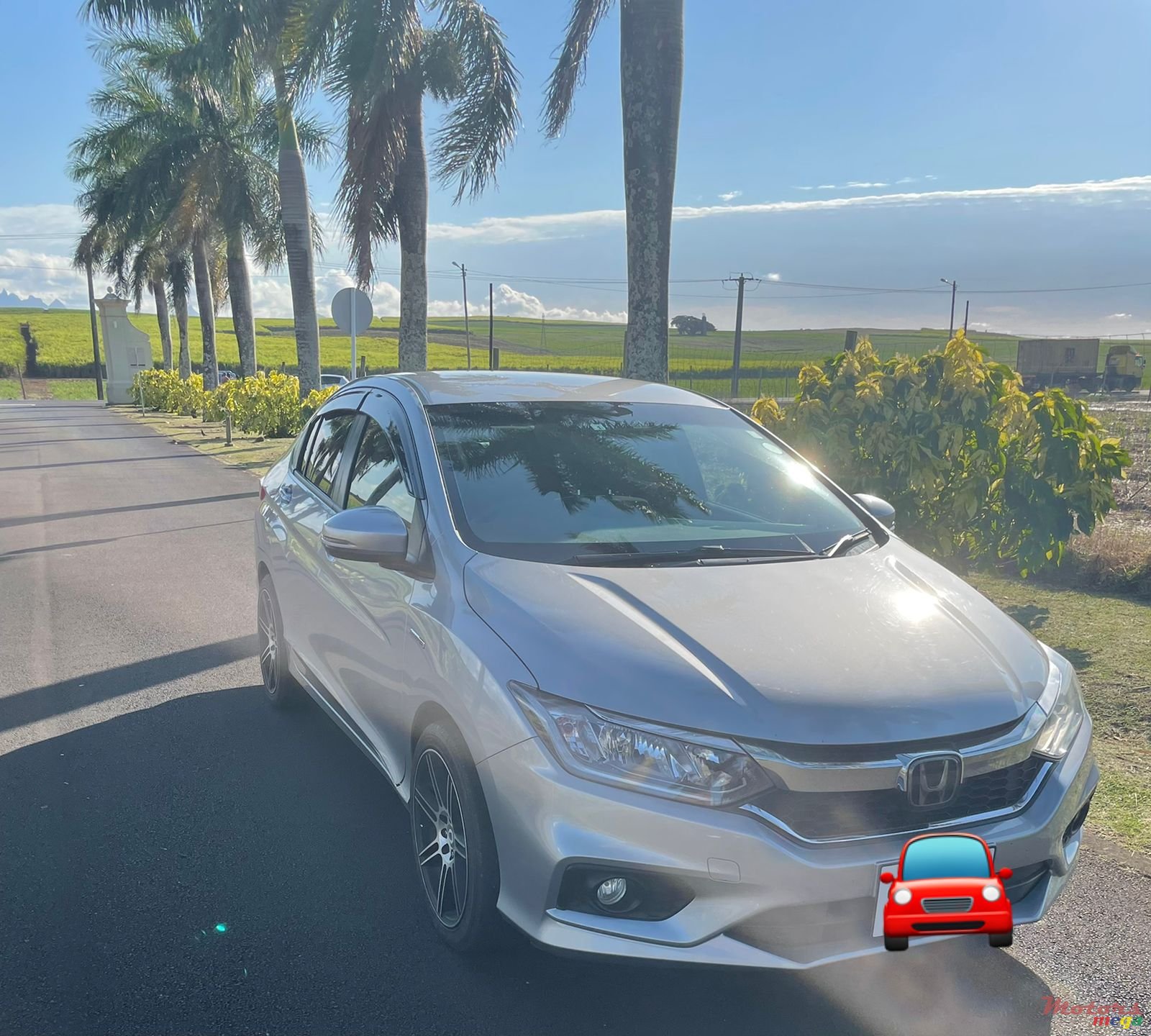 2018' Honda Grace photo #4