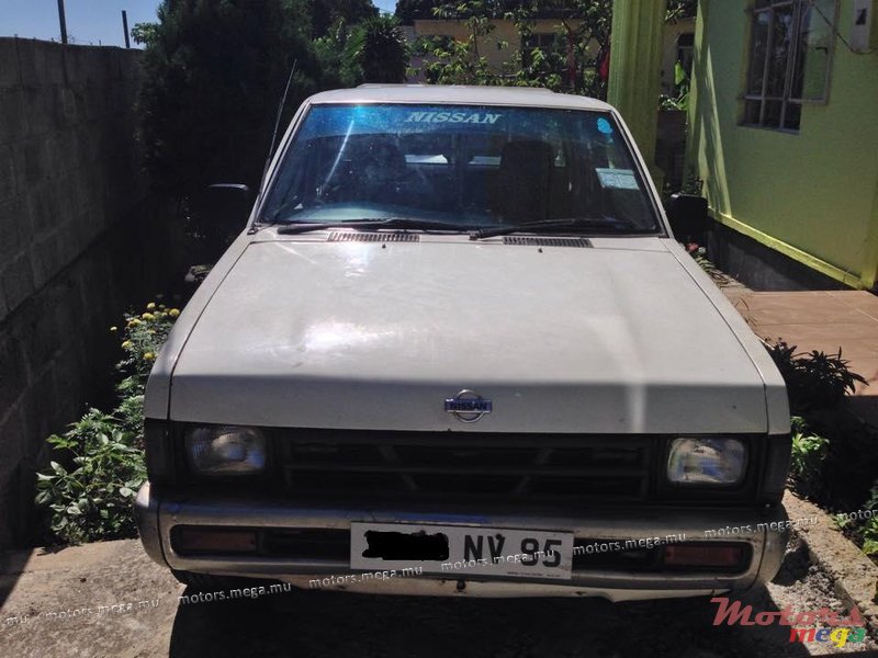 1995' Nissan photo #1