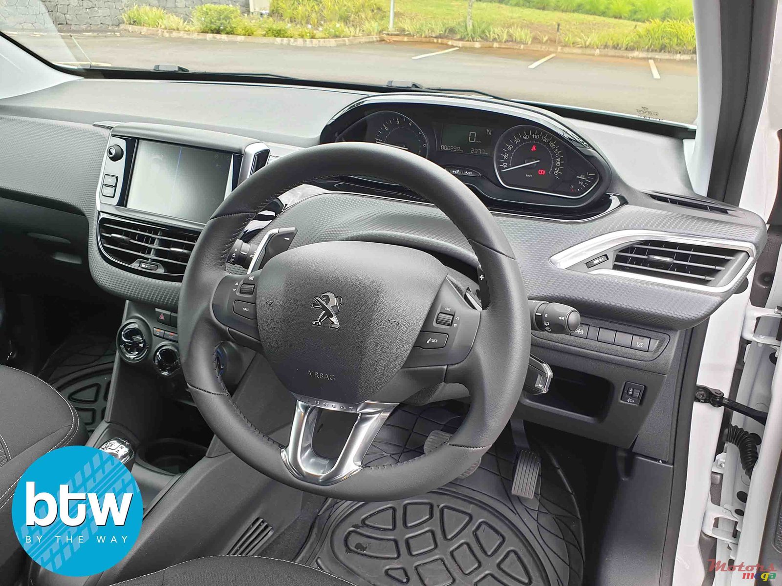 2018' Peugeot 208 PURETECH photo #5