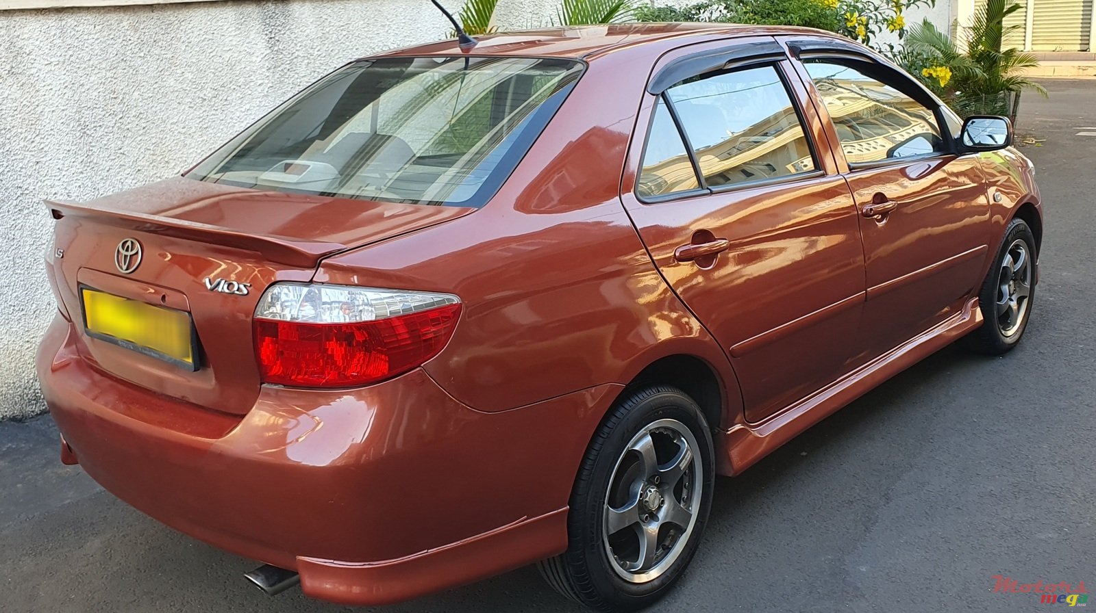 2005' Toyota photo #2