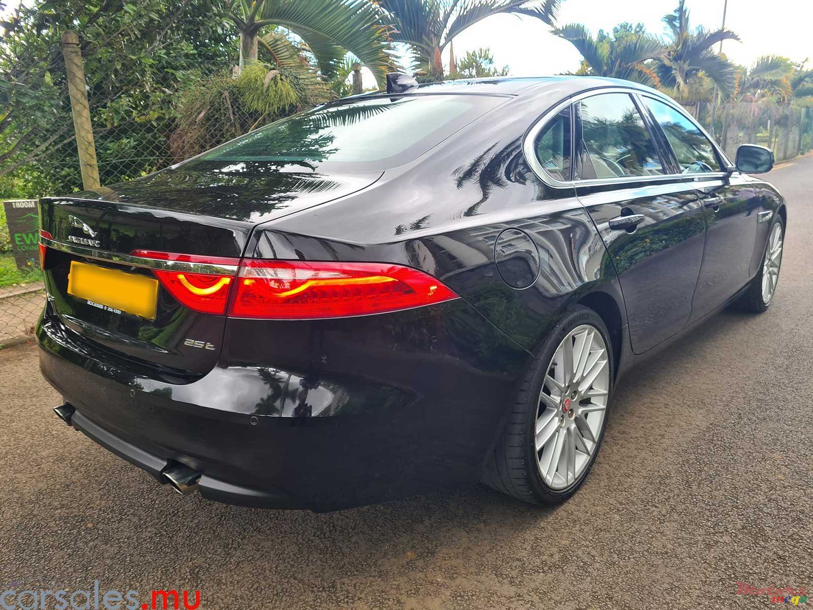 2019' Jaguar XF 25t 2.0 photo #4