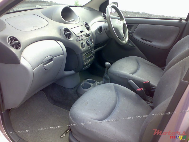 2000' Toyota vitz photo #3