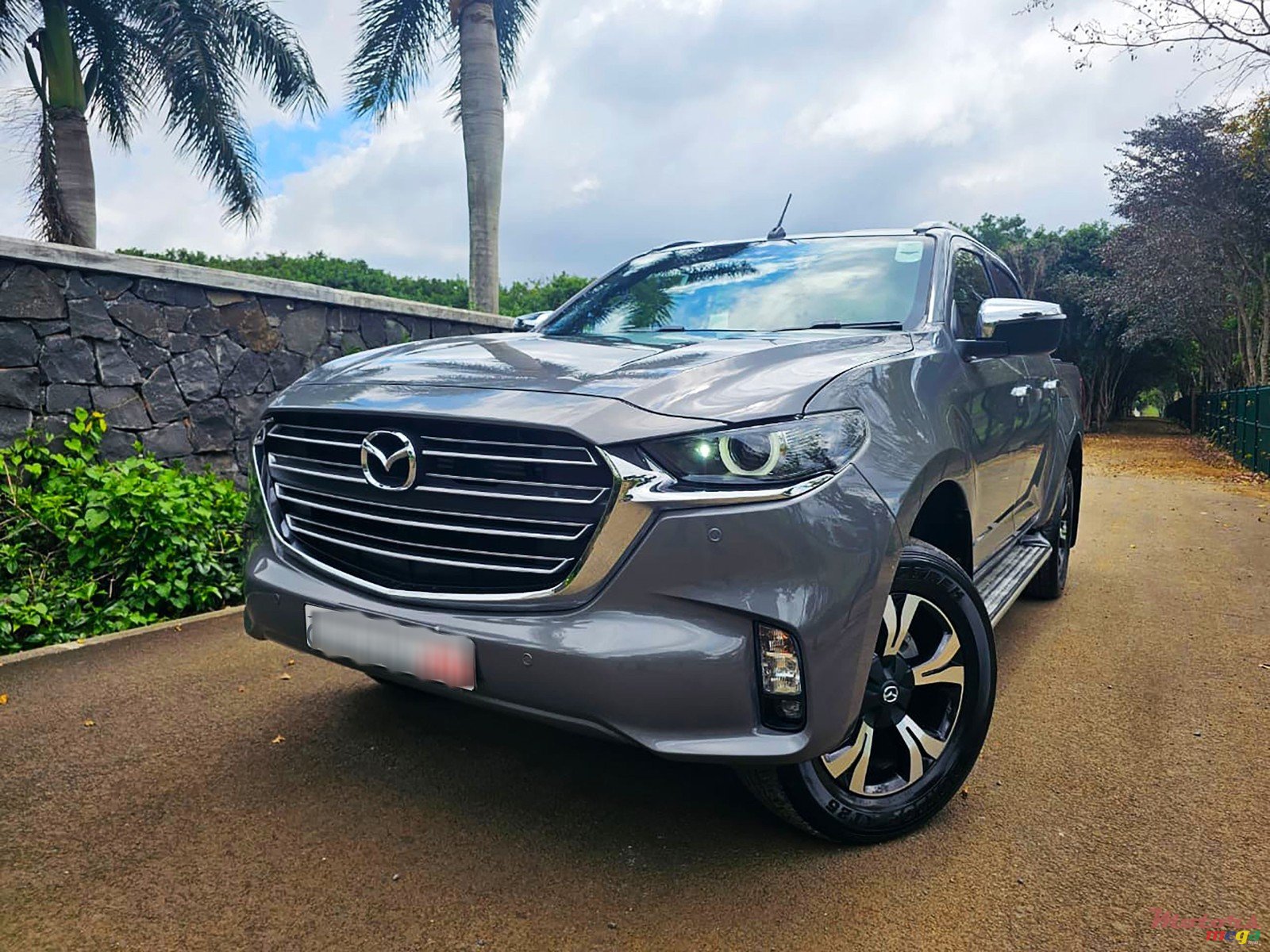 2023' Mazda BT-50 Signature 3.0 4x4 photo #1