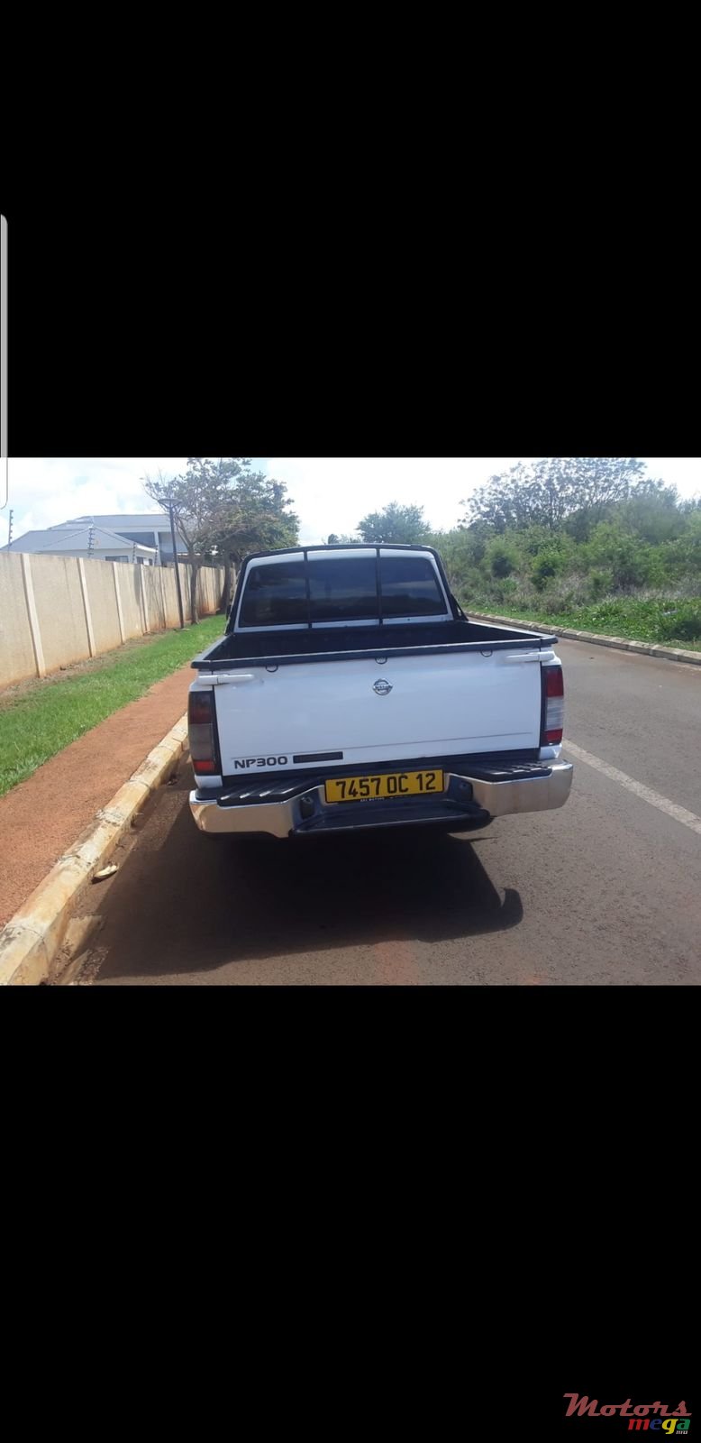 2012' Nissan NP300 photo #3