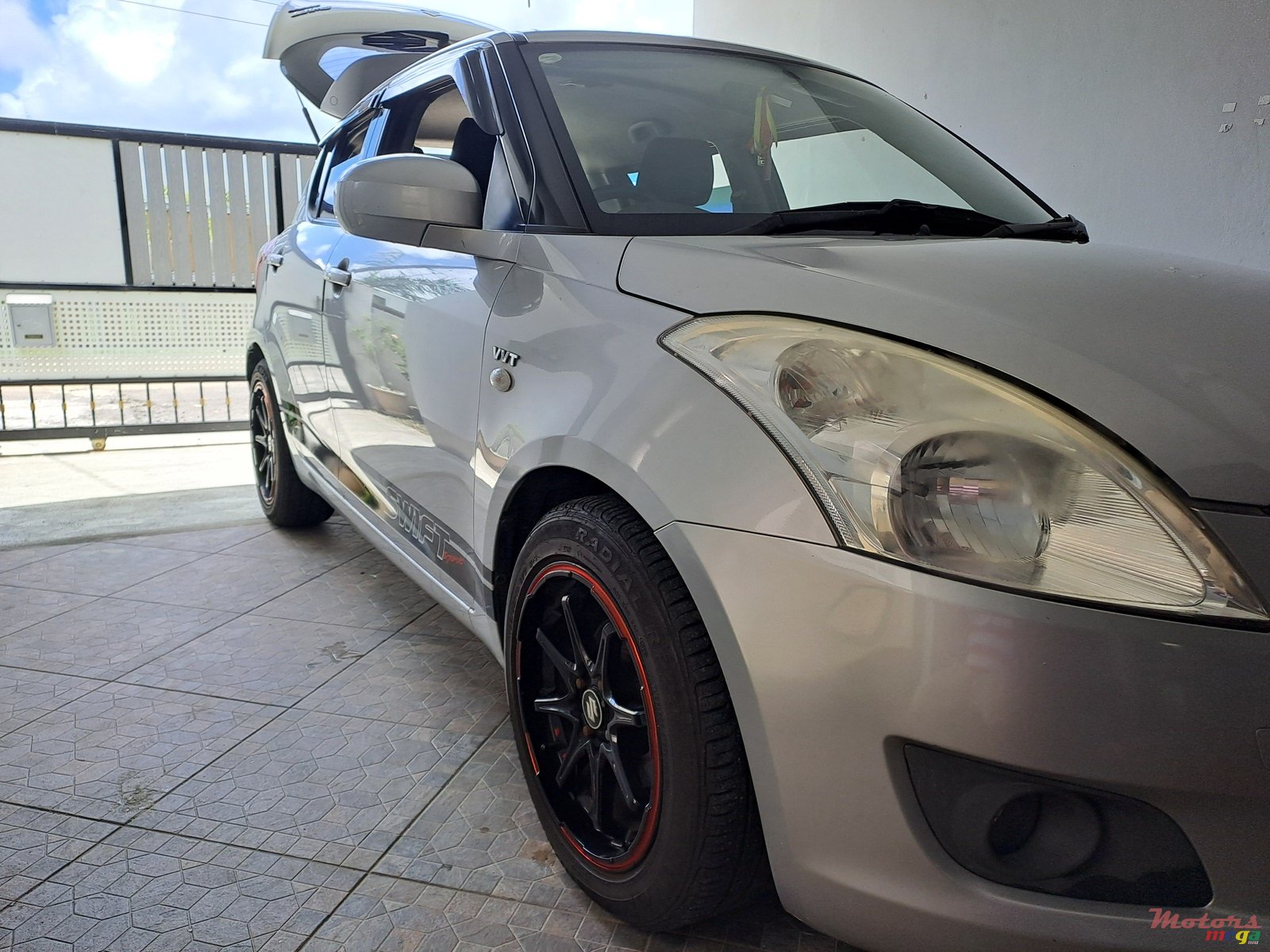 2012' Suzuki Swift photo #7