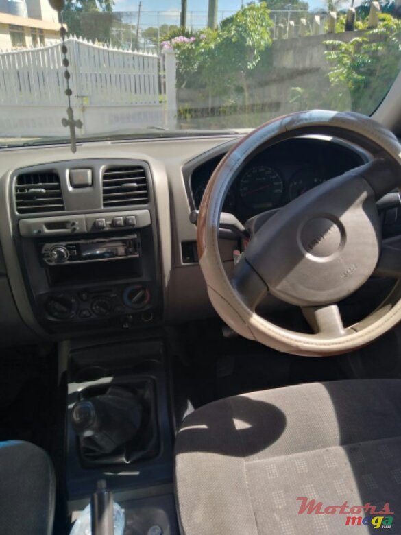 2003' Isuzu D-Max photo #5