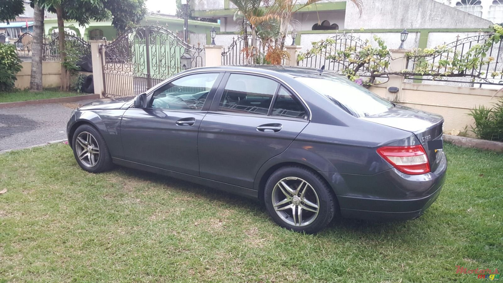 2008' Mercedes-Benz CL 180 photo #2