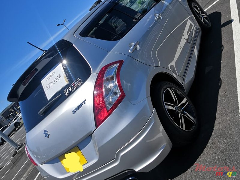 2011' Suzuki Swift Japan photo #1