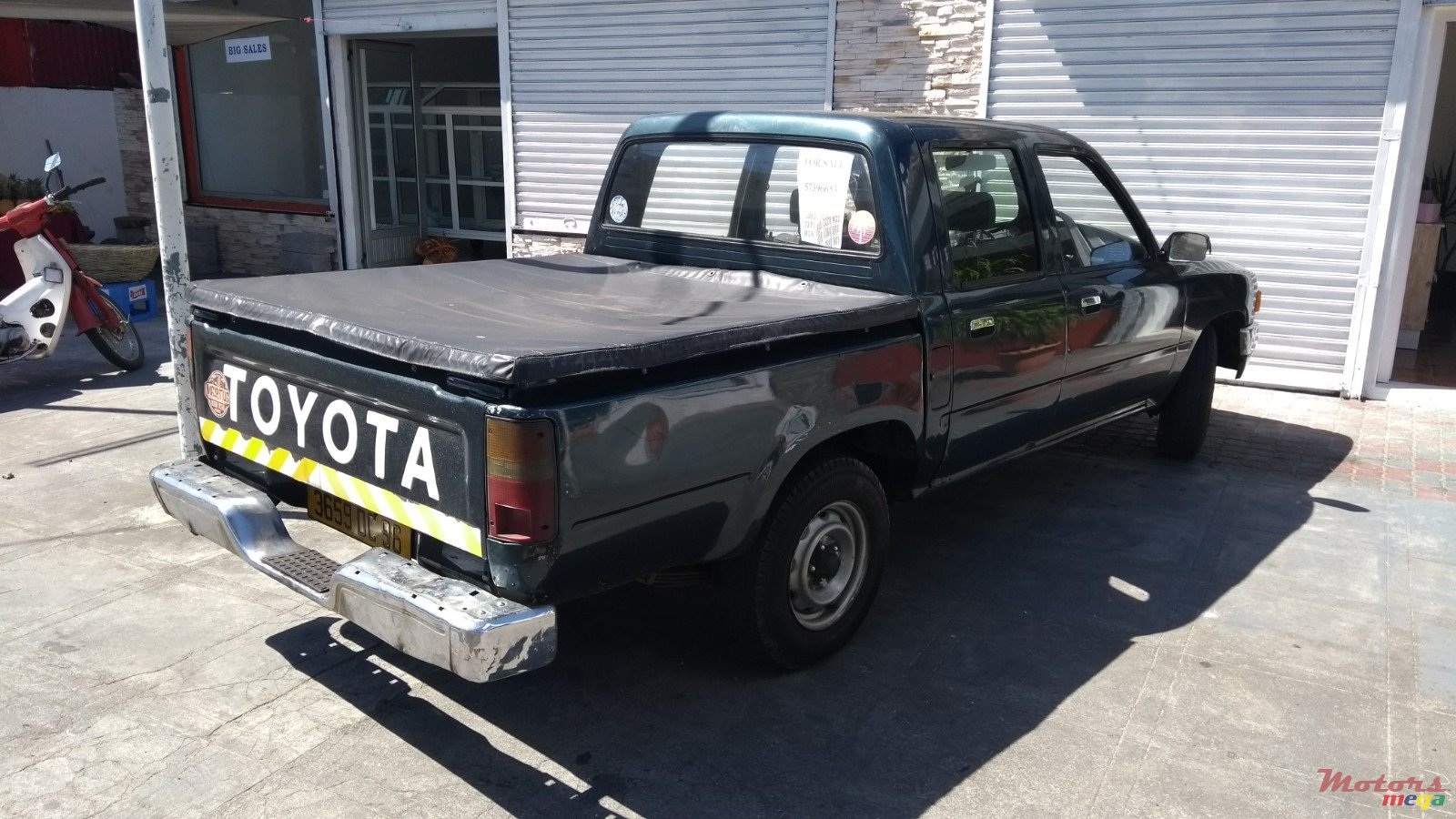 1996' Toyota Hilux photo #1