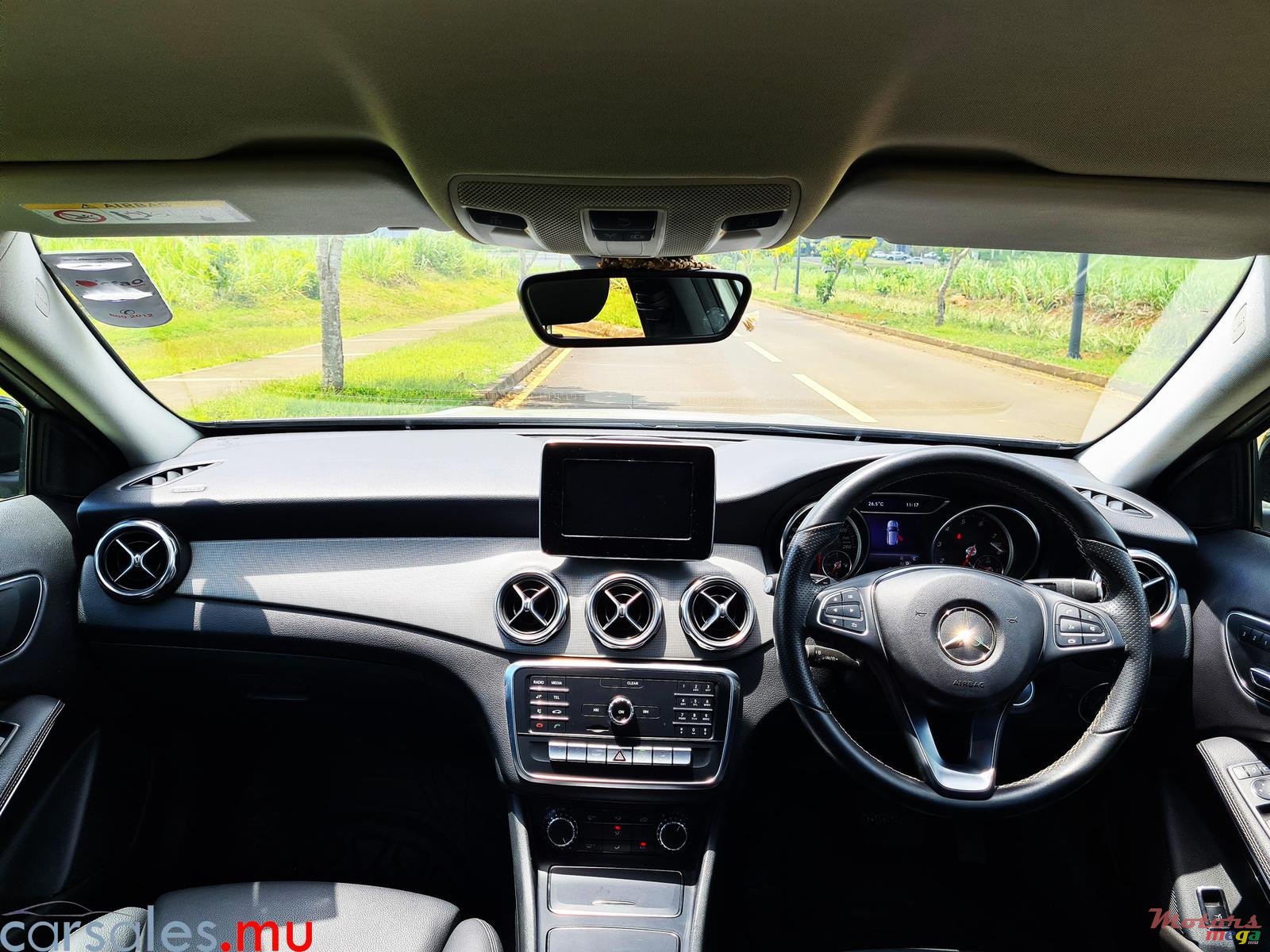 2018' Mercedes-Benz GLA-Class 200 Urban photo #6