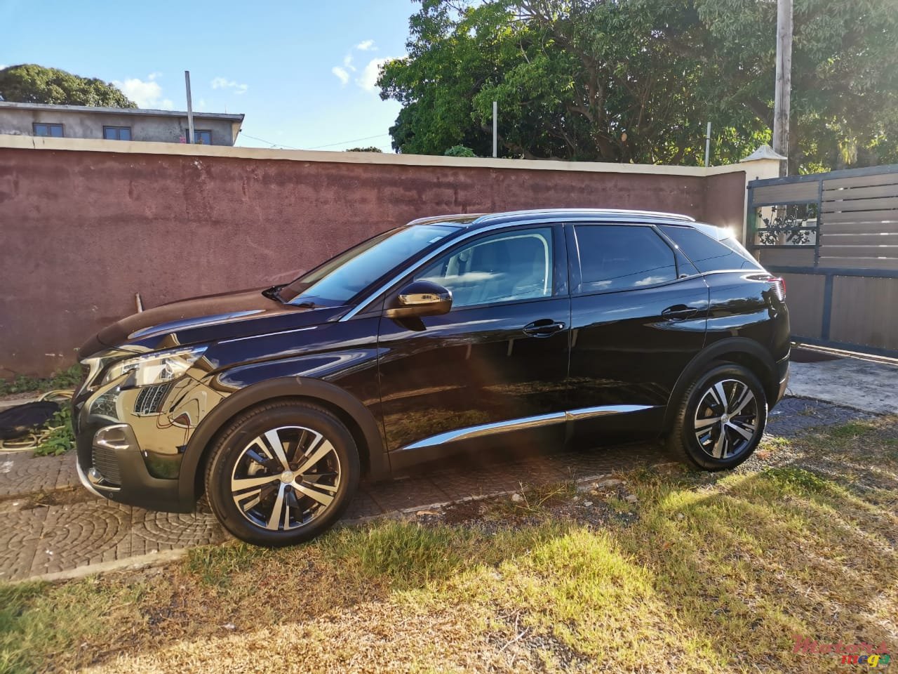 2018' Peugeot 3008 Allure PureTech EAT6 photo #2