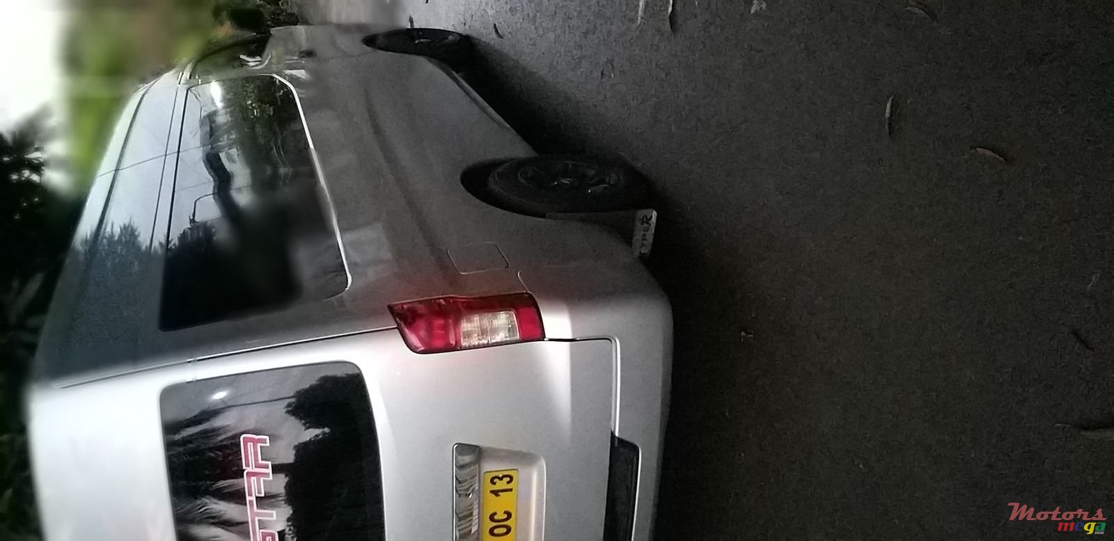 2013' Nissan Urvan photo #3